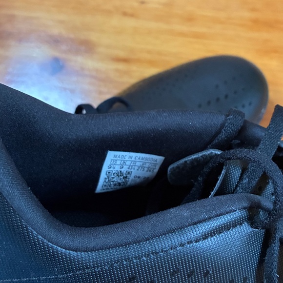 NWT Adidas Predator Accuracy 4 soccer cleats men’s 9.5 / women’s 10.5 - Picture 8 of 12